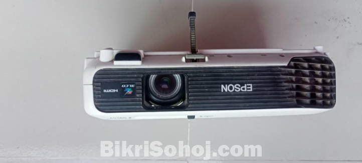 EPSON PROJECTOR